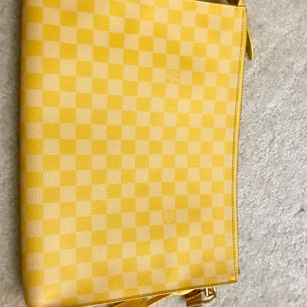 SOLD -Auth Limited edition Louis Vuitton Clutch - Picture 7 of 8